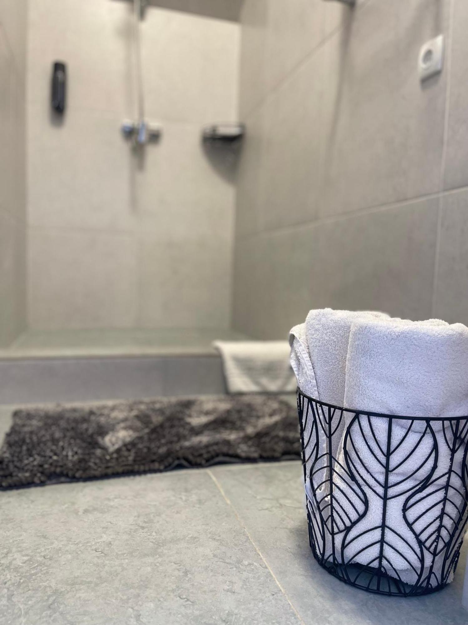 Hotel Femina جيتومير المظهر الخارجي الصورة