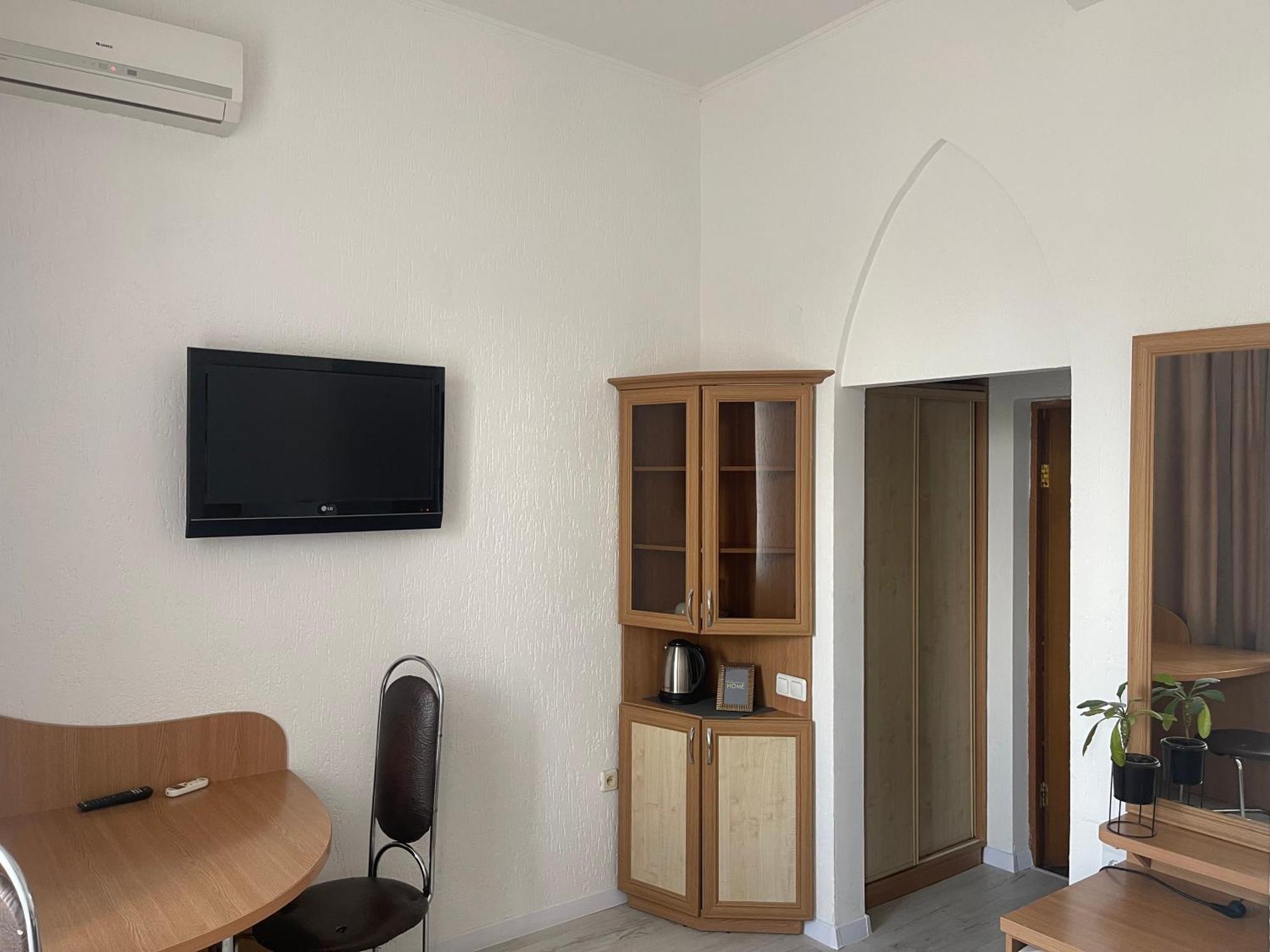 Hotel Femina جيتومير المظهر الخارجي الصورة